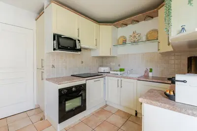 Cuisine ou kitchenette dans l'établissement Un ptit soleil à Paris