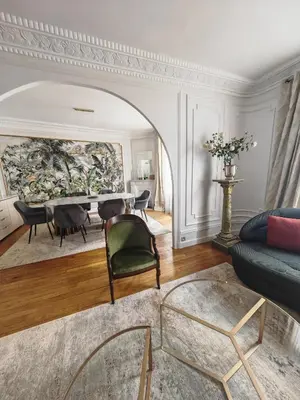 Coin salon dans l'établissement Grand Appartement Paris 16ème