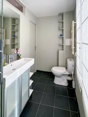 Salle de bains dans l'établissement Studio cosy au cœur de Paris