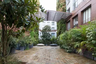 Jardin de l'établissement Amazing loft between Le Marais and Bastille
