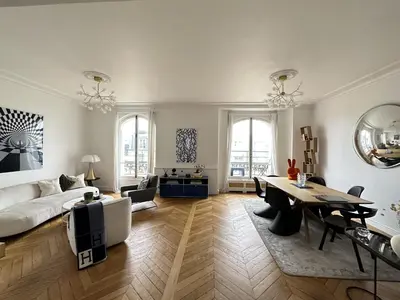 Un ou plusieurs lits dans un hébergement de l'établissement Luxury, Elegant, Eiffel Tower view
