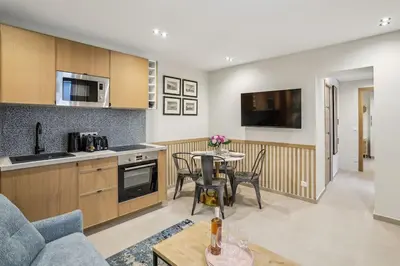 Cuisine ou kitchenette dans l'établissement Cozy nest 2 steps from the Marais - 4 pers