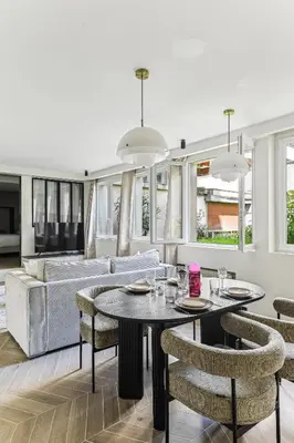 Coin salon dans l'établissement Rare pearl-Apt d'architecte-Auteuil