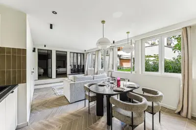 Cuisine ou kitchenette dans l'établissement Rare pearl-Apt d'architecte-Auteuil