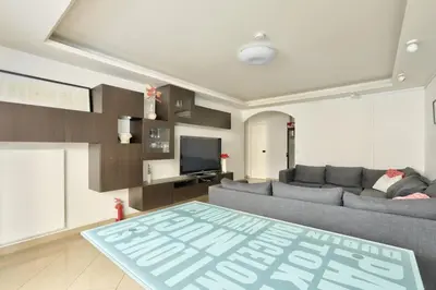 Télévision ou salle de divertissement dans l'établissement Cosy appart avec balcon Pont de Flandres - Crimée