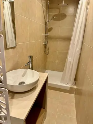 Salle de bains dans l'établissement Appartement lumineux près de Montmartre 