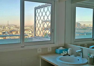 Vue générale sur Paris ou vue de la ville depuis l'appartement