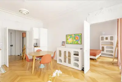Coin salon dans l'établissement Appartement 50 m² lumineux et refait à neuf