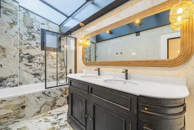 Salle de bains dans l'établissement Scarlett