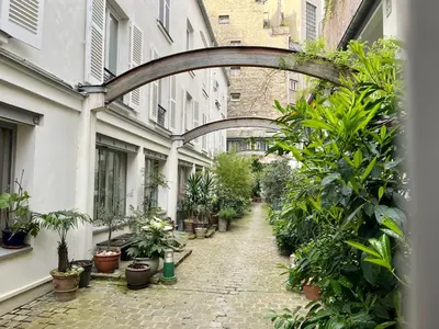 Jardin de l'établissement Spacious Duplex Oberkampf - Bail mobilité