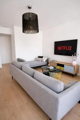 Télévision ou salle de divertissement dans l'établissement Bright 2BR Apartment, 2 baths, 2 Balconies, Metro 5min, Paris