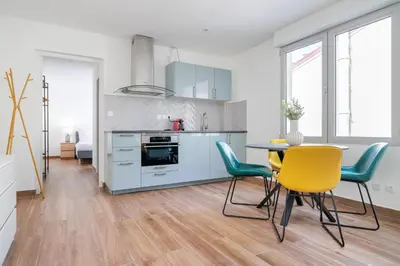 Cuisine ou kitchenette dans l'établissement Perfect flat for 4 people #7