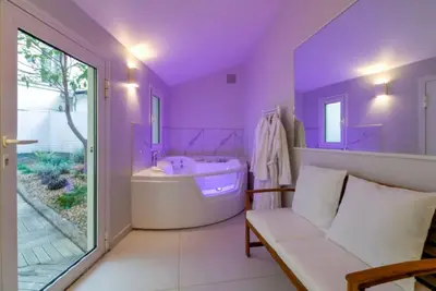 Plan de l'établissement Jardin - Jacuzzi - chambres en suite