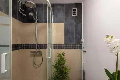 Salle de bains dans l'établissement Appartement spacieux aux portes de Paris