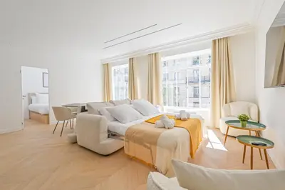 Coin salon dans l'établissement Luxurious & Famous Parisian Flat