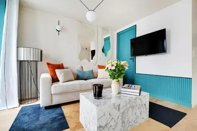 Télévision ou salle de divertissement dans l'établissement Sereners - Rue Saint Denis