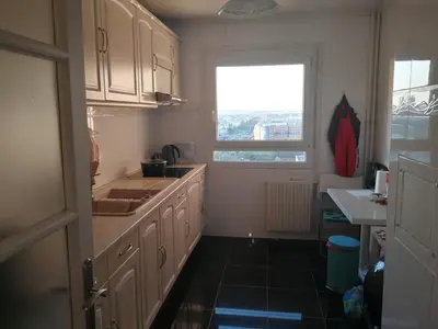 Cuisine ou kitchenette dans l'établissement Lovely Appartment In Paris - Near Arena Porte de la Chapelle
