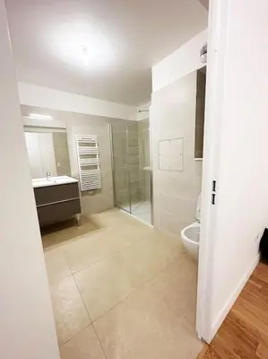 Salle de bains dans l'établissement Charme Parisien neuf et cosy