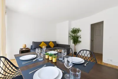 Coin salon dans l'établissement Appartement Quartier Luxembourg Free Netflix
