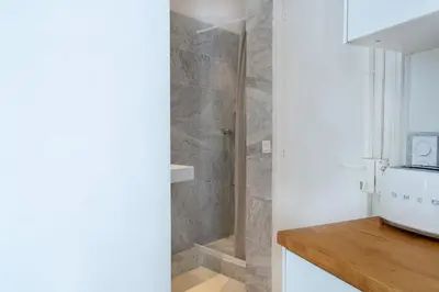 Salle de bains dans l'établissement Le Plaisir du Pantheon