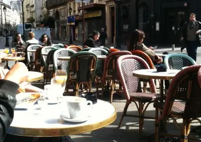 Restaurant ou autre lieu de restauration dans l'établissement Paris Les Halles