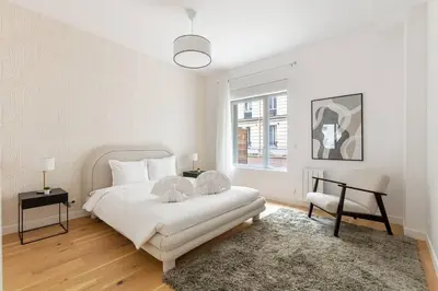 Un ou plusieurs lits dans un hébergement de l'établissement Appart 6Pers#3 Bedrooms#2 Bathrooms#Paris 19