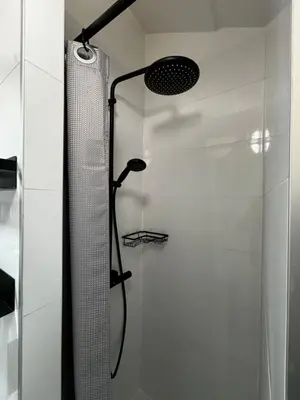Salle de bains dans l'établissement Ravissant studio parisien