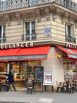 Restaurant ou autre lieu de restauration dans l'établissement Elegant luxury private apartment by Eiffel Tower