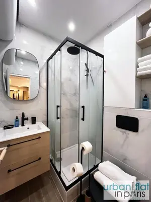 Salle de bains dans l'établissement Urban Flat 178 - Cosy Chic 2 Bedroom Flat in Paris