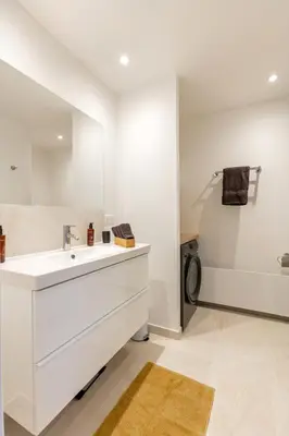 Salle de bains dans l'établissement Comfortion Norma - Suite de luxe avec vue sur la Tour Eiffel