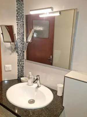 Salle de bains dans l'établissement APPARTEMENT 2 CHAMBRE A 10 MINUTE DU CENTRE DE PARIS