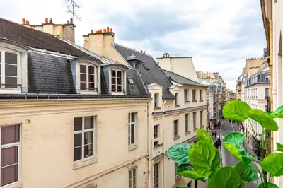 Vue générale sur Paris ou vue de la ville depuis l'appartement