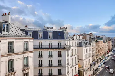 Vue générale sur Paris ou vue de la ville depuis l'appartement