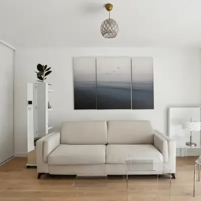 Chic et minimaliste studio Batignolle/Montmartre by Weekome