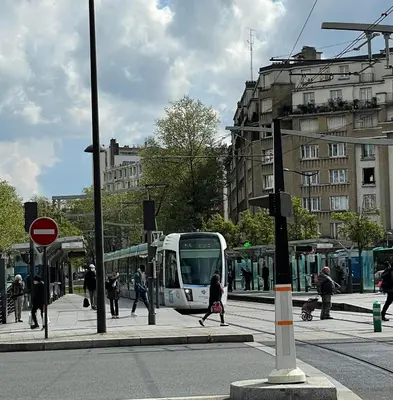 Clients de l'établissement Charmant 2 pièces, Métro direct centre de Paris, Lignes 7 et 14, Tramway Ligne T3