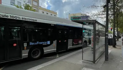 Plan de l'établissement Charmant 2 pièces, Métro direct centre de Paris, Lignes 7 et 14, Tramway Ligne T3