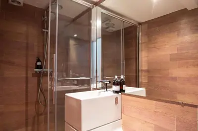 Salle de bains dans l'établissement Artisan Lofts near Marais