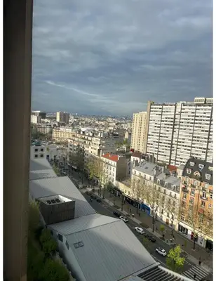 Vue générale sur Paris ou vue de la ville depuis l'appartement