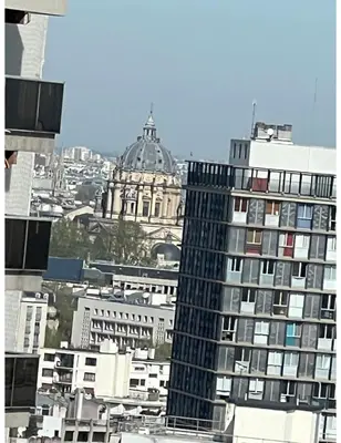 Vue générale sur Paris ou vue de la ville depuis l'appartement