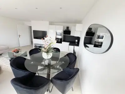 Cuisine ou kitchenette dans l'établissement Chic 2 Rooms Paris13 with view