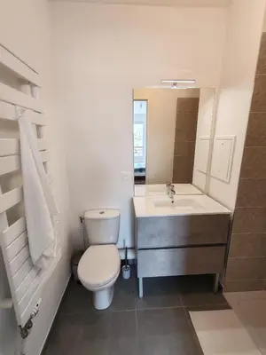 Salle de bains dans l'établissement Perle de Saint-Ouen - 6 à 8 personnes