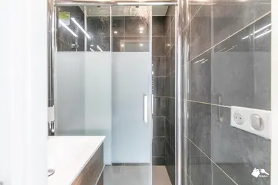 Salle de bains dans l'établissement MBA Levallois Splendide Appart - Proche Paris