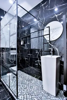 Salle de bains dans l'établissement Marais 4 bedrooms new apartment