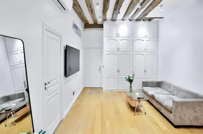Télévision ou salle de divertissement dans l'établissement Marais 4 bedrooms new apartment