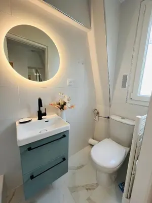 Salle de bains dans l'établissement Apart super 150m de Centre Pompidou