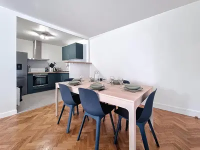 Cuisine ou kitchenette dans l'établissement 6P/terrasse/2 car parks/5min Paris