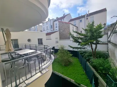 Balcon ou terrasse dans l'établissement 6P/terrasse/2 car parks/5min Paris