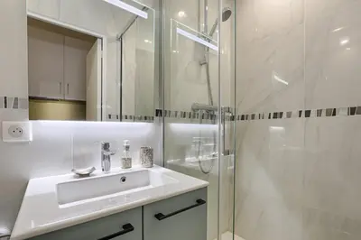 Salle de bains dans l'établissement Beau studio 2P en plein cœur du 2e