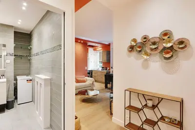 Salle de bains dans l'établissement Cosy flat with garden -Neuilly-sur-Seine