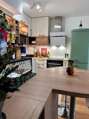 Cuisine ou kitchenette dans l'établissement Boho style apartment - 7 mins from Paris Center - Garden and underground parking